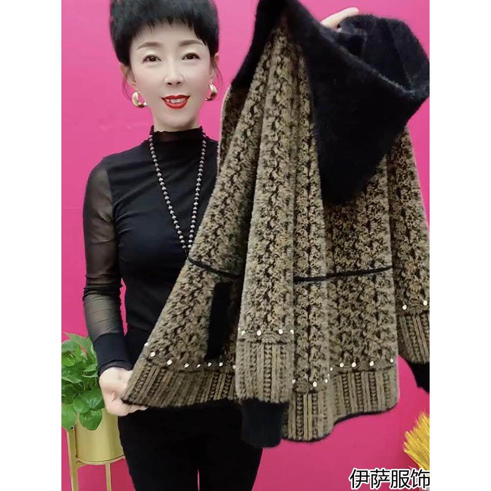 妈妈秋冬装拉链连帽短款时尚雪花钉钻加厚水貂绒外套中年开衫女