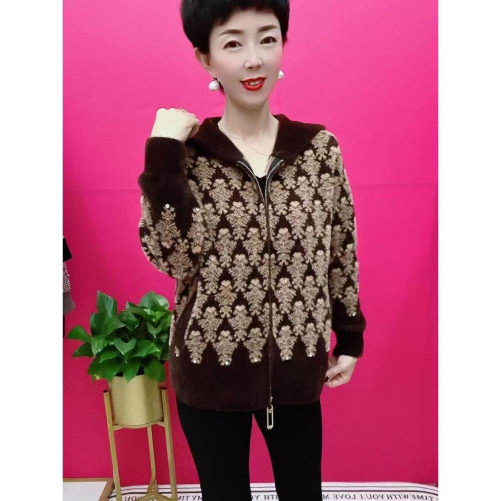 中老年秋冬款水貂绒外套雪花图案连帽拉链大码时尚妈妈装开衫