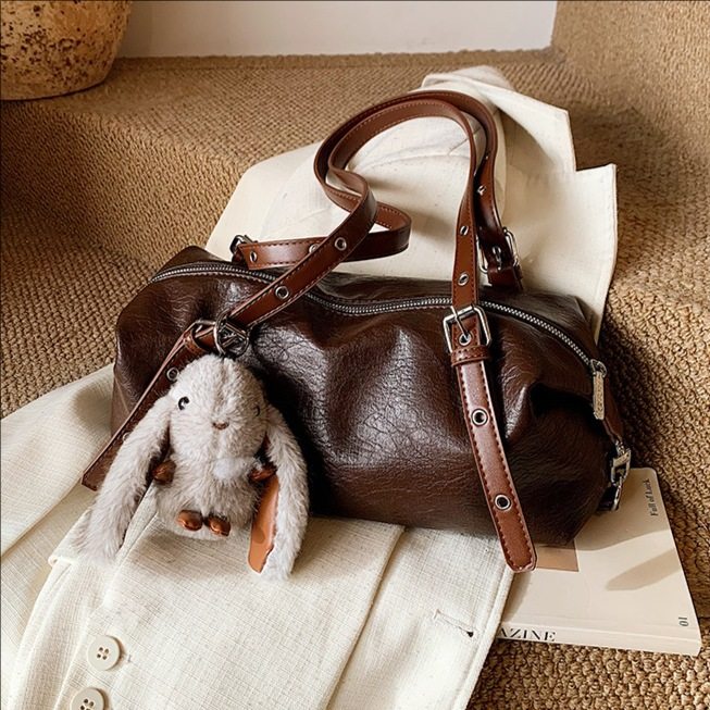 跨境复古铆钉通勤腋下包包女式2026新款潮流简约枕头包百搭单肩包,箱包皮具/热销女包/男包,腋下包,淘宝优惠券,粉丝福利购,淘宝优惠卷