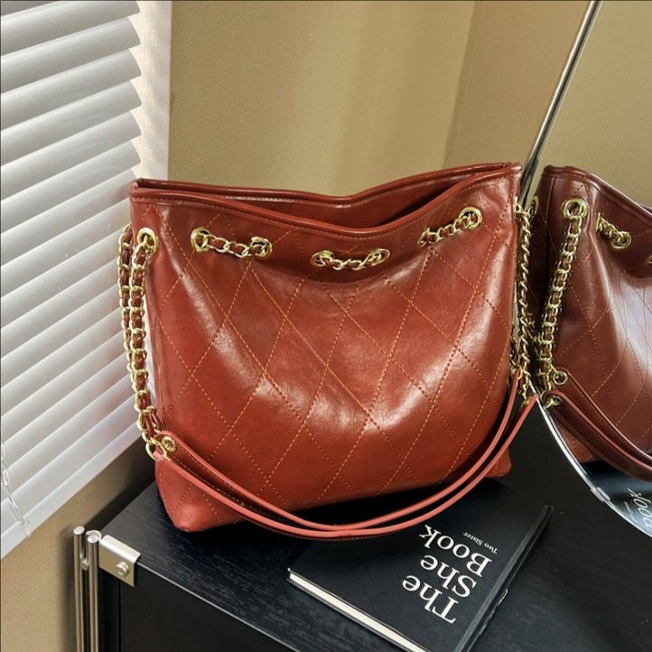 跨境包包女复古轻奢链条单肩包2026新款腋下水桶包通勤斜挎托特包,箱包皮具/热销女包/男包,托特包,淘宝优惠券,粉丝福利购,淘宝优惠卷