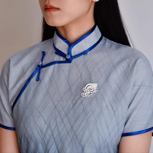 姜央原创国风八吉祥白海螺胸针