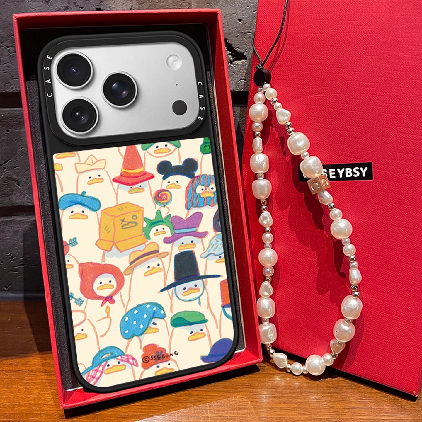 CASE联名鸭子满屏贴纸适用苹果17promax壳iphone16保护套15pro可爱卡通13亚克力磁吸14pro镜面12女17Air