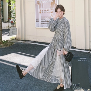 黑白格子掐腰设计感灯笼袖连衣裙女秋季新款韩系减龄蕾丝长裙图片
