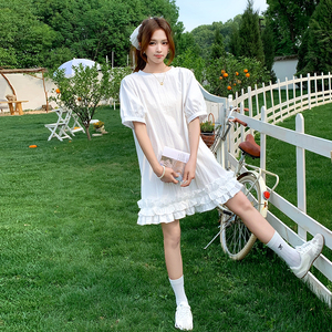 超仙度假风白色花边连衣裙女2025夏季新款温柔甜美时髦百搭短裙子图片