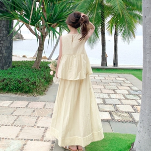法式浪漫度假风无袖背心裙女夏季2025新款宽松气质温柔假两件长裙图片