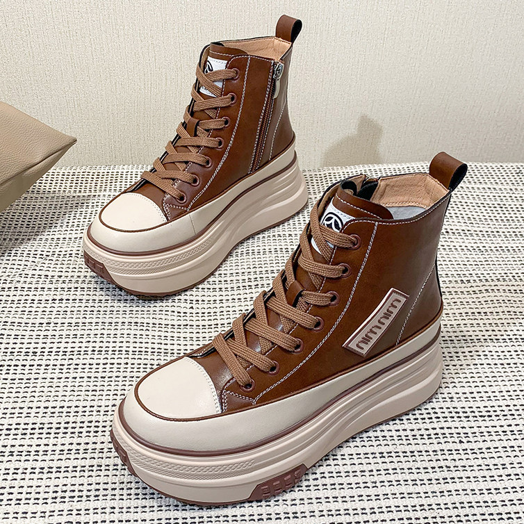 2026秋冬新款轻便松糕鞋女厚马丁靴