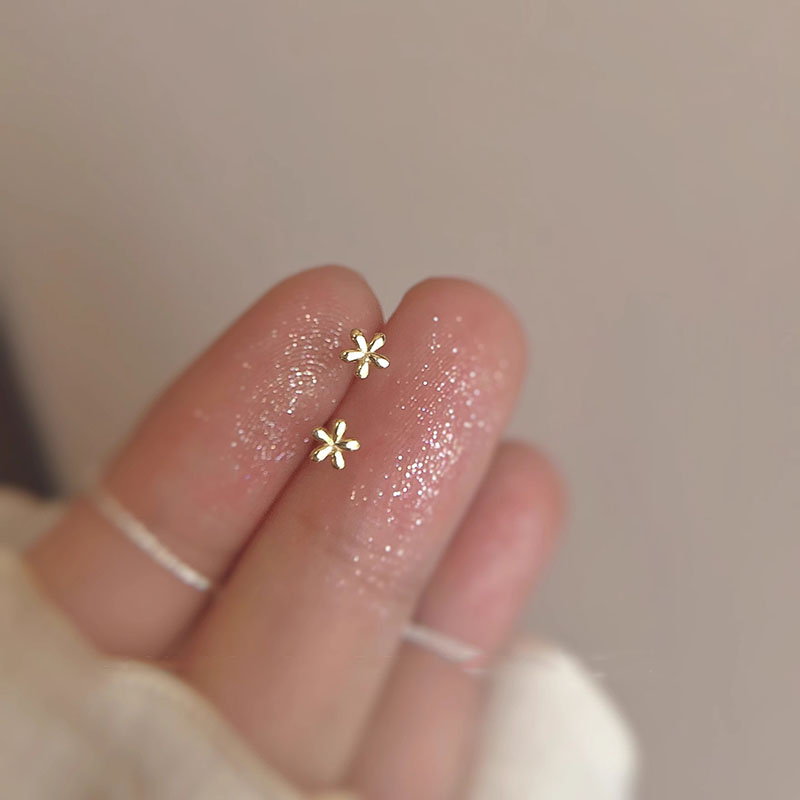 睡觉免摘迷你小巧花朵925银针耳钉高级感精致小众设计养耳洞耳环