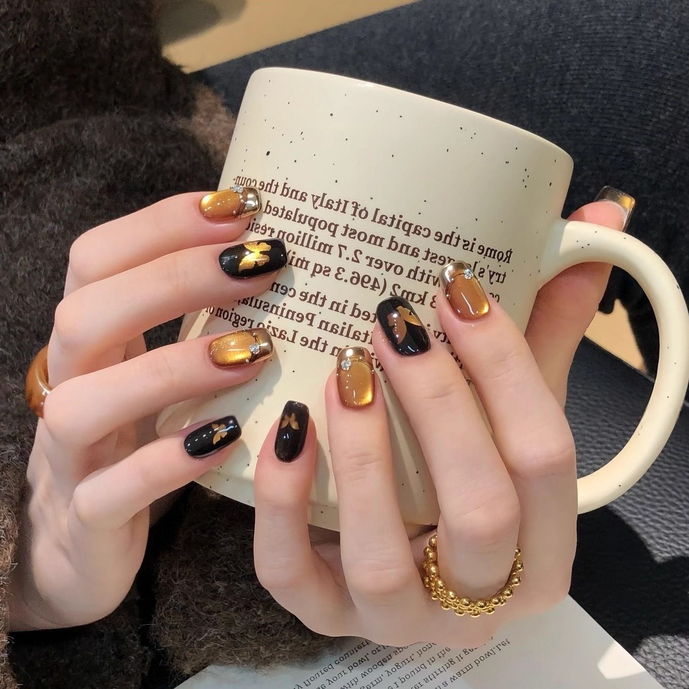 黑金复古老钱风法式美甲穿戴甲片短款高级感爆闪蝴蝶猫眼穿戴美甲,彩妆/香水/美妆工具,穿戴甲/甲片,淘宝优惠券,粉丝福利购,淘宝优惠卷