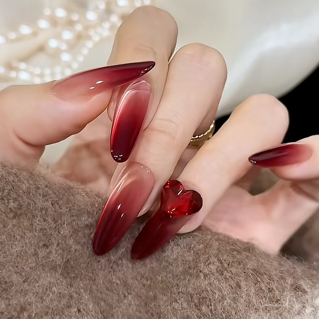 法式酒红渐变猫眼美甲穿戴甲片长款爱心锆石高级显白新年美甲贴片,彩妆/香水/美妆工具,穿戴甲/甲片,淘宝优惠券,粉丝福利购,淘宝优惠卷