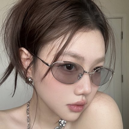 复古欧美金属老钱风墨镜女透明灰色高级感方圆脸显瘦猫眼太阳镜潮