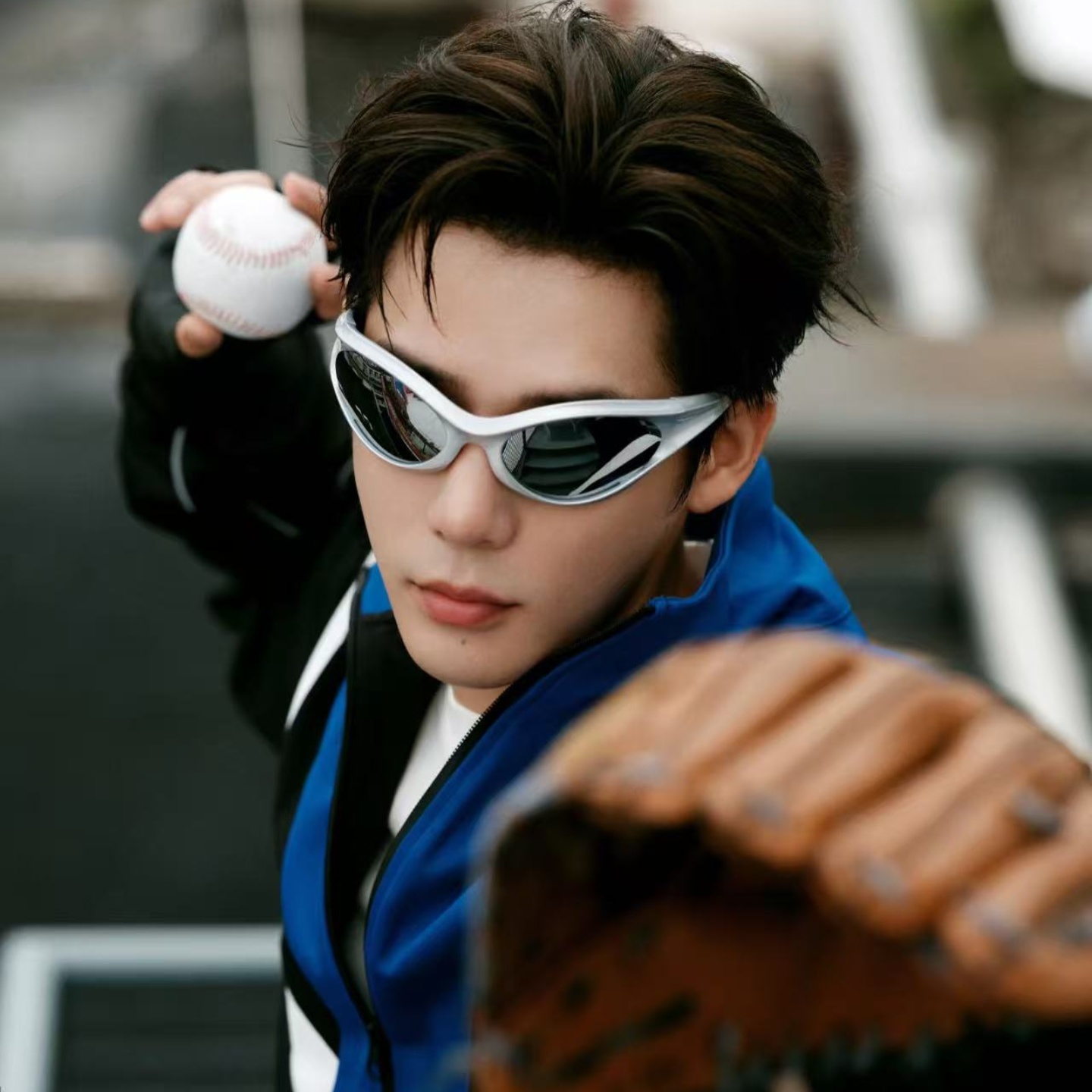 未来科技感水银色户外骑行太阳镜