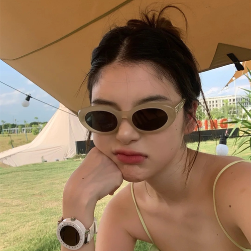 复古奶茶色小框欧美千禧甜酷辣妹Y2K墨镜女网红港风街拍太阳眼镜 - 封面