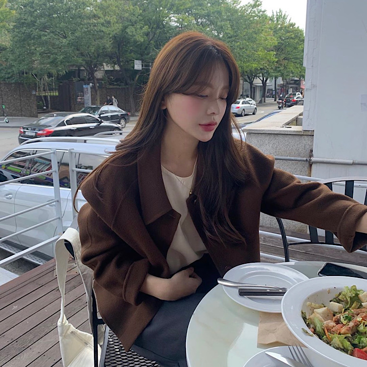 Guima is a lovely brown wool like coat with Lapel for girls in winter