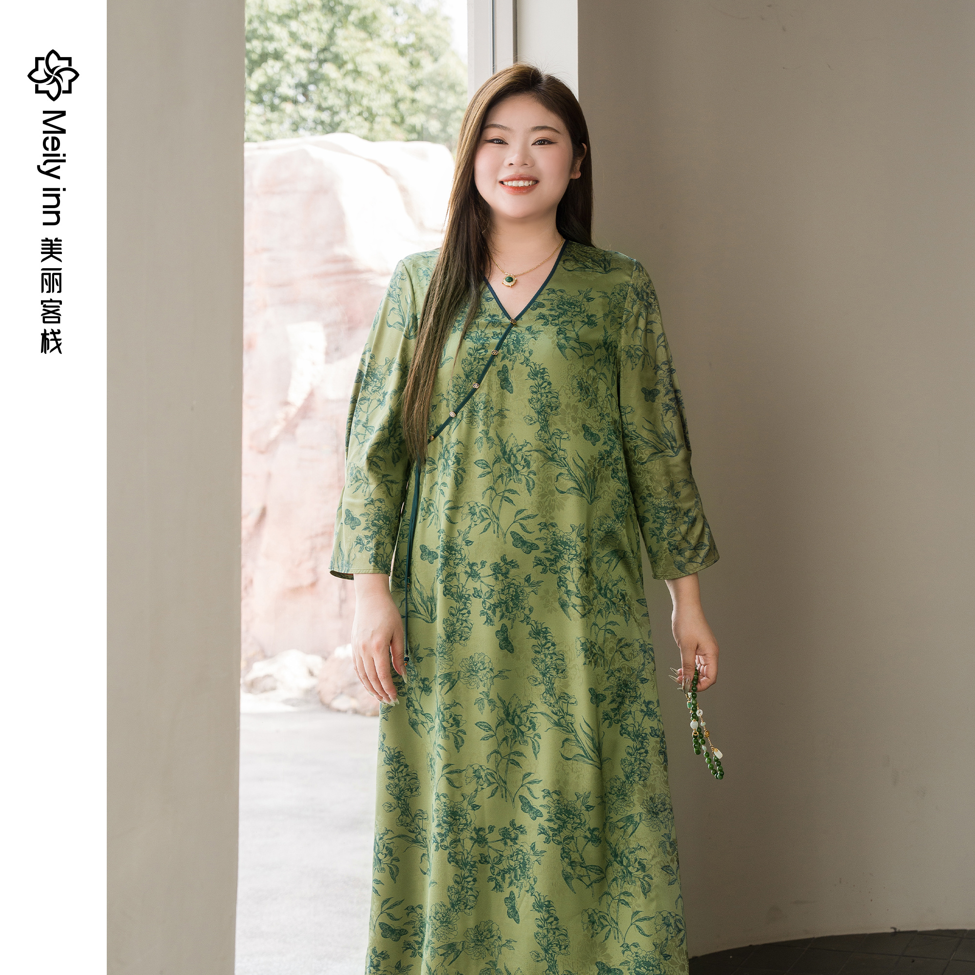 美丽客栈缎面新中式改良连衣裙春