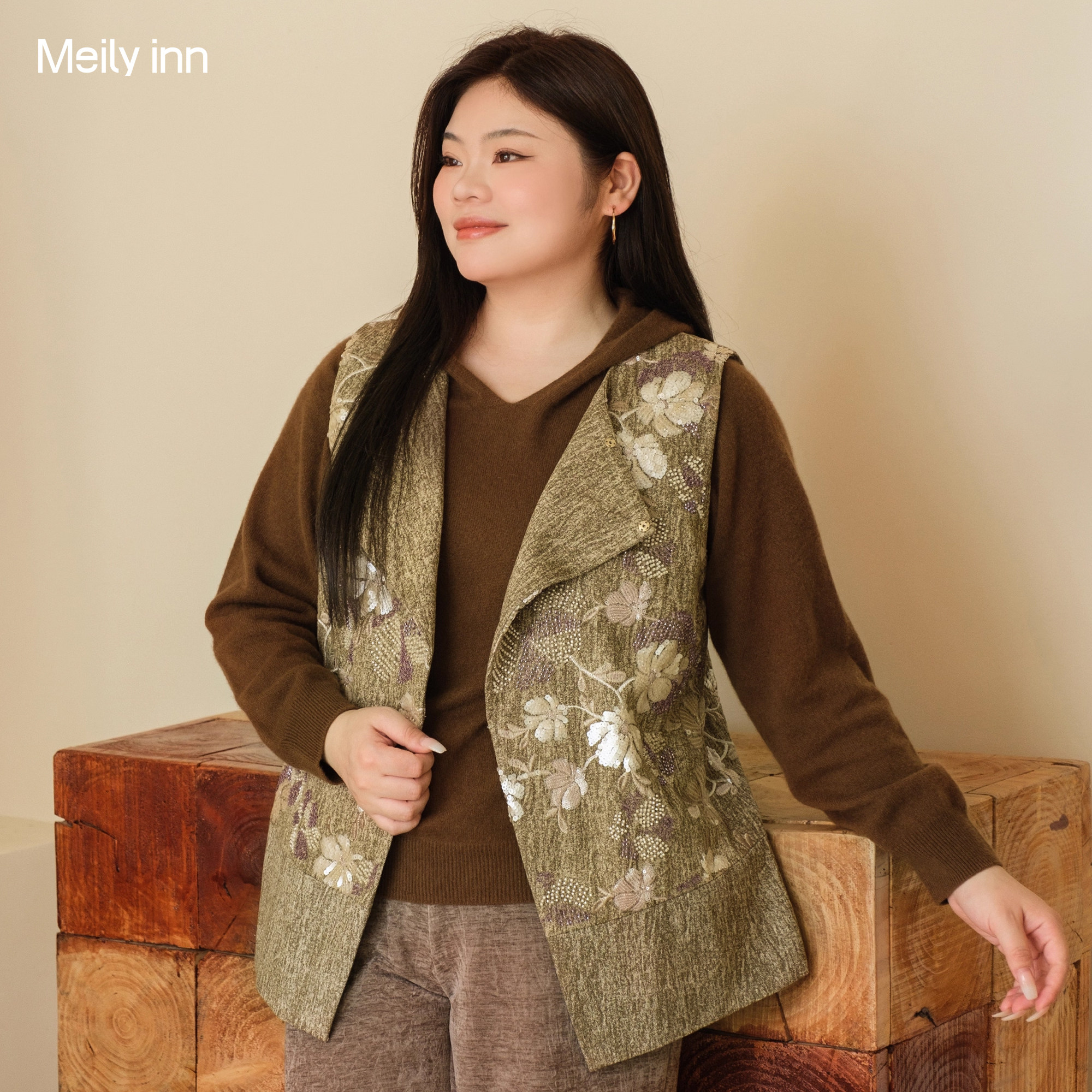 美丽客栈2025秋冬新款重工珠片绣花新中式改良风宽松马甲大码女装