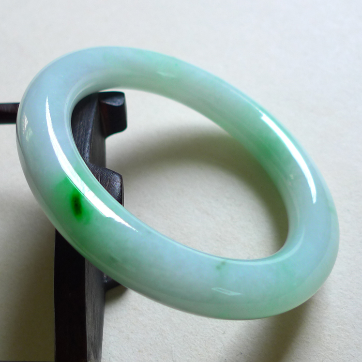 【聚琬楼翡翠】-1810232-老种飘阳绿豪华大圆条手镯58.3mm