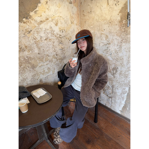 荒荒家奶fufu颗粒毛绒茸立领外套2025冬季新款宽松加厚保暖夹克女