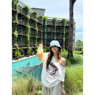 高街bf宽松休闲时尚 荒荒家 新款 2025夏季 T恤女 摇滚印花露斜肩短袖