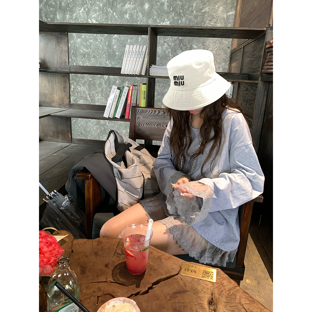 荒荒家 蕾丝花边长袖T2025夏季新款法式纯欲灰色下半身失踪上衣女