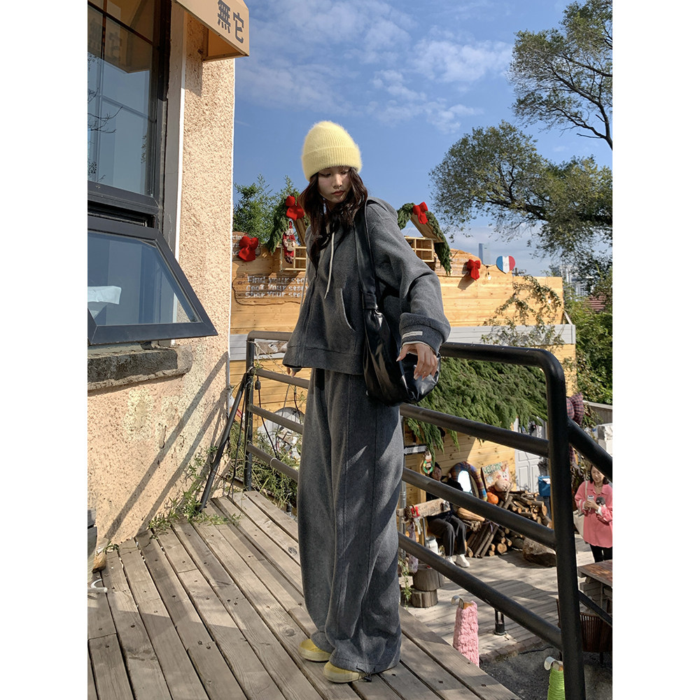 荒荒家摇粒绒连帽卫衣外套两件套装2024冬季新款直筒阔腿束脚裤女