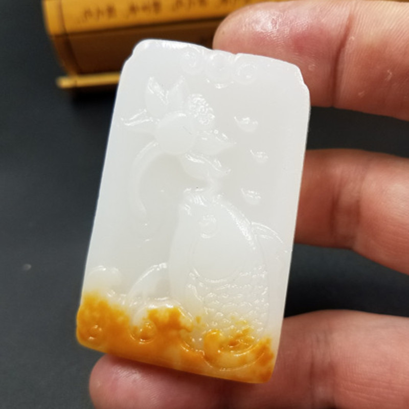 实物拍照 天然玉石阿富汗玉连年有余挂件白玉黄皮小鱼挂件牌子