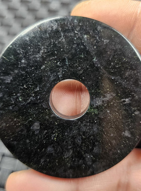 新疆和田墨绿玉平安扣玉石挂件