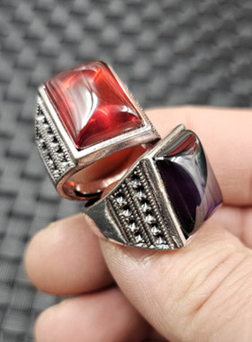 冰种红锆石方形玉石戒指
