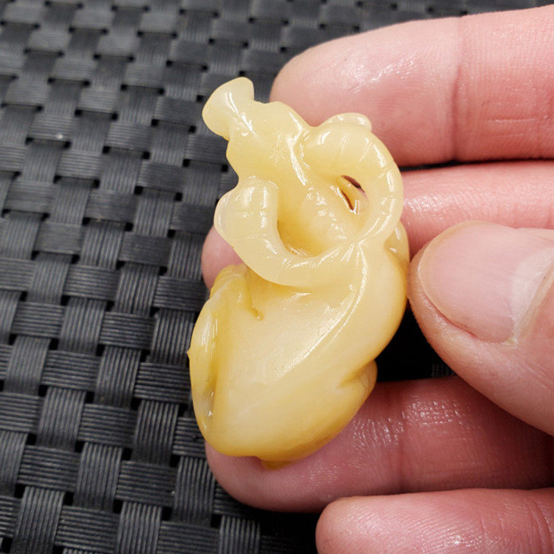 天然玉石黄龙玉生肖牛挂件手工吊坠立体牛吊坠玉石牛吊坠项链坠