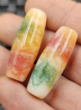 黄斐绿飘花路路通玉石挂件