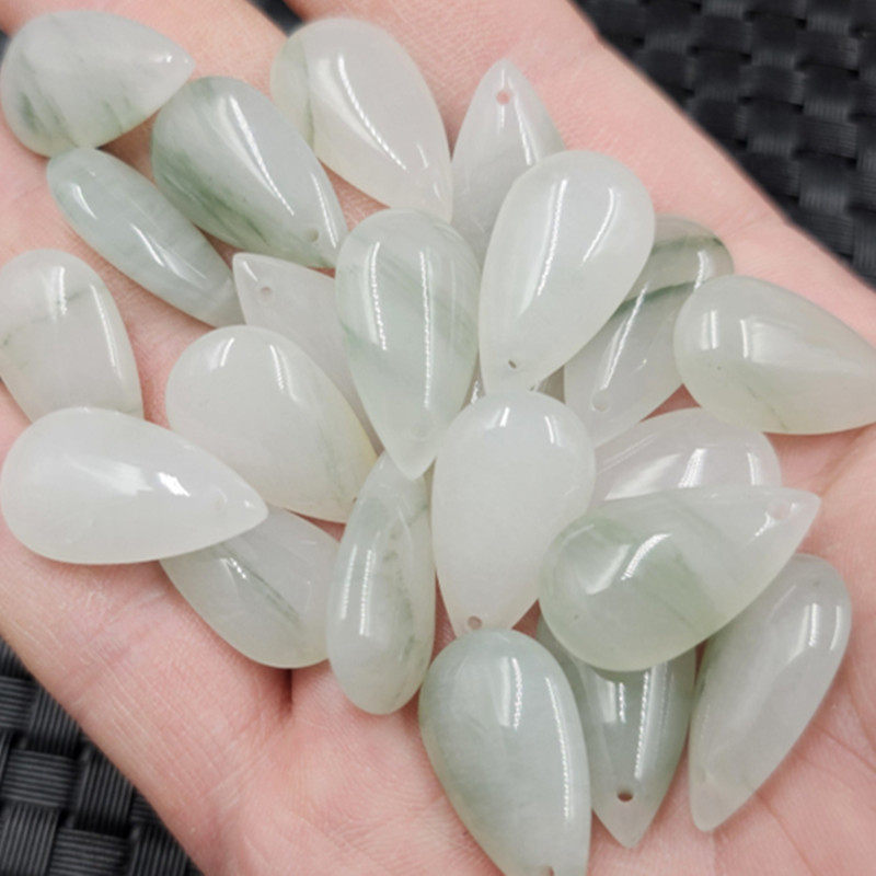 天山翠水滴玉石挂件翠绿飘花石英岩玉水滴手链项链耳环发簪吊坠