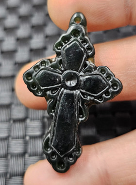 新疆和田墨玉十字架玉石挂件