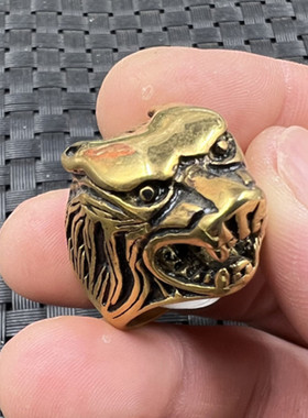 文玩戒指黄铜色豹子头戒指合金