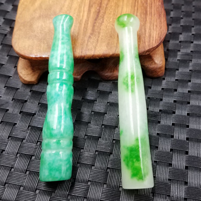 新款精美天然玉石翠玉干青烟嘴 翠玉飘花玉烟嘴玉石烟嘴图片