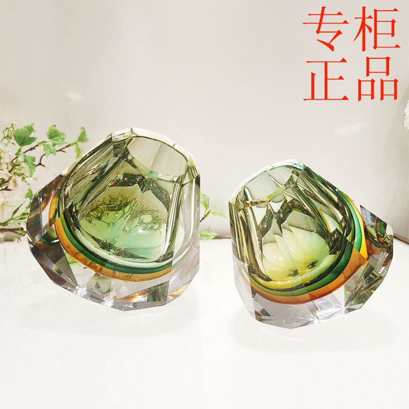 ㊣轻奢创意水晶玻璃花瓶软装家居搭配装饰设计摆件锥形厚底插花瓶