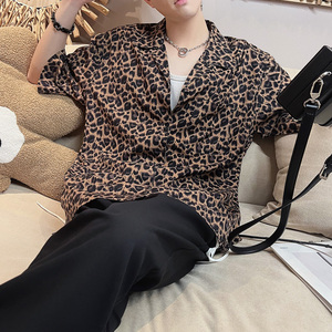 S28-M-3XL-P58 聚酯纤维 戗驳领豹纹衬衣图片