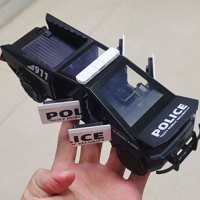 1/32特斯拉Cybertruck皮卡美国警车合金车模型声光回力六门创意