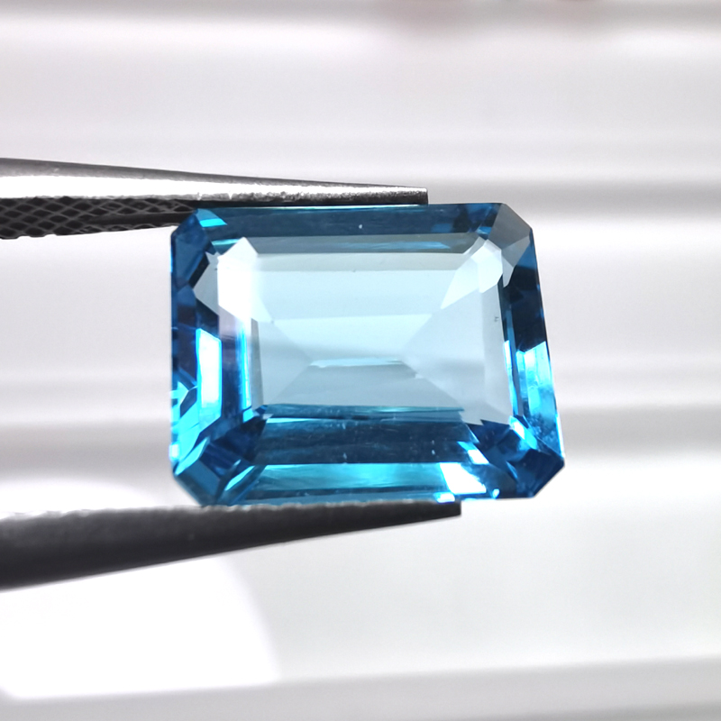 5.9克拉 长方形 蓝色 天然托帕石 戒面 吊坠 裸石