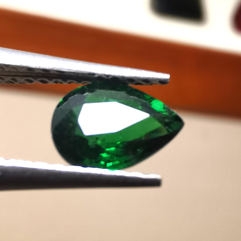 【精品裸石】0.95克拉 浓绿色 水滴形 沙弗莱 石榴石 戒面 吊坠