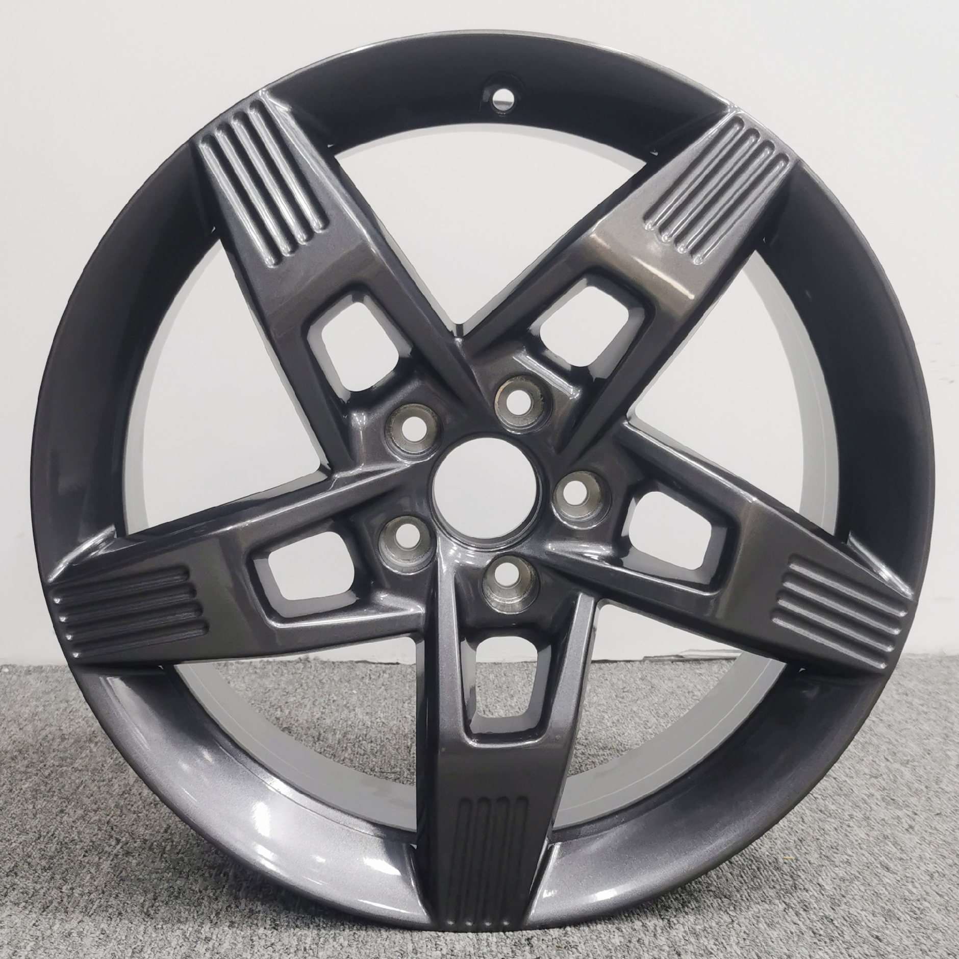 适用于埃安铝合金轮毂包邮送配件