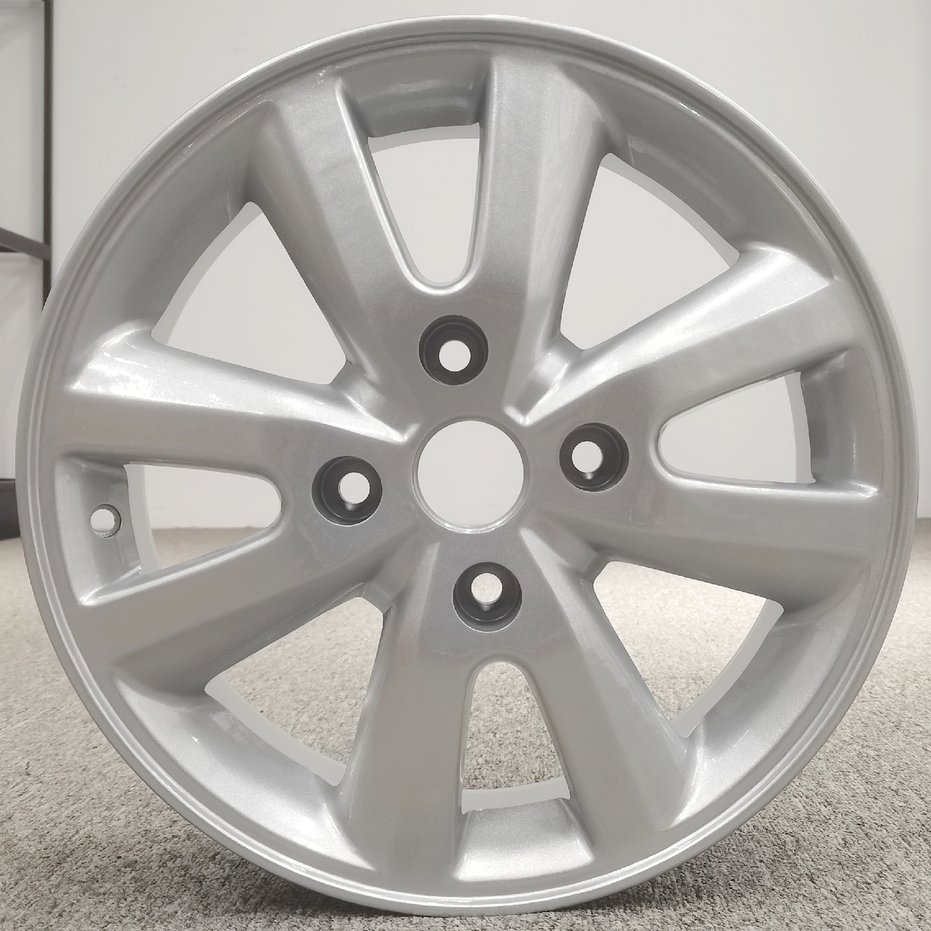 适用于轩逸轮毂开发票送配件包邮