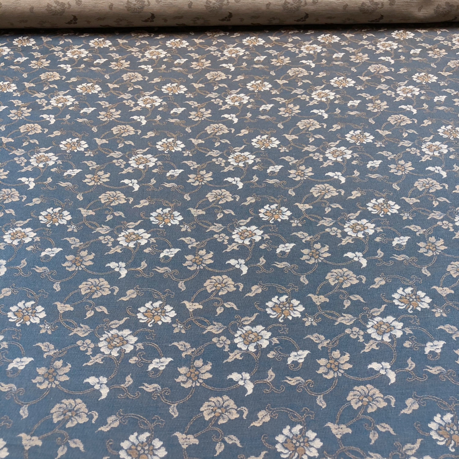 宝蓝缠枝花纹缎子手卷册页封面