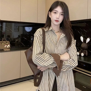 秋冬女装韩版批新款发宽松大码叠穿衬衣中长款BF风长袖条纹衬衫潮