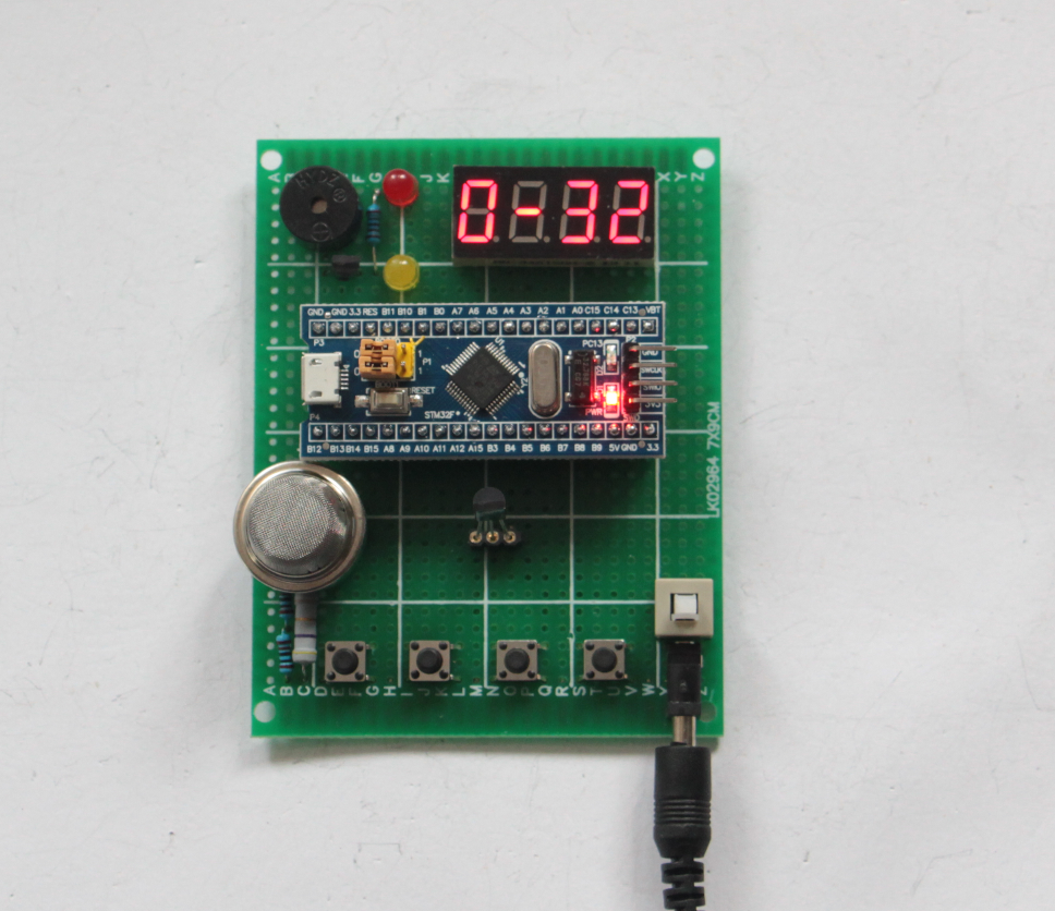 STM32单片机的火灾报警器烟雾气体浓度温度防火检测蓝牙设计套件