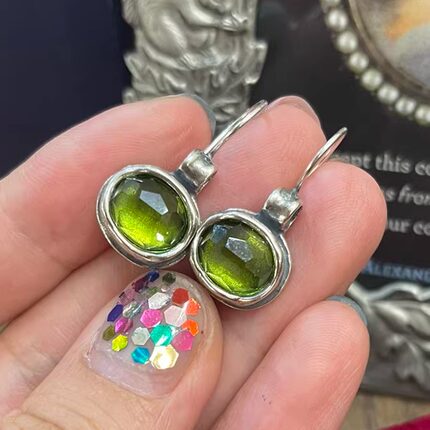 以色列古董设计复古绿色治愈色系橄榄绿银耳钩通体925银琉璃珠女