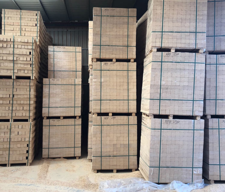 品刨花脚墩托盘墩木托盘脚压缩木屑方块免熏蒸木料墩托盘木屑墩新