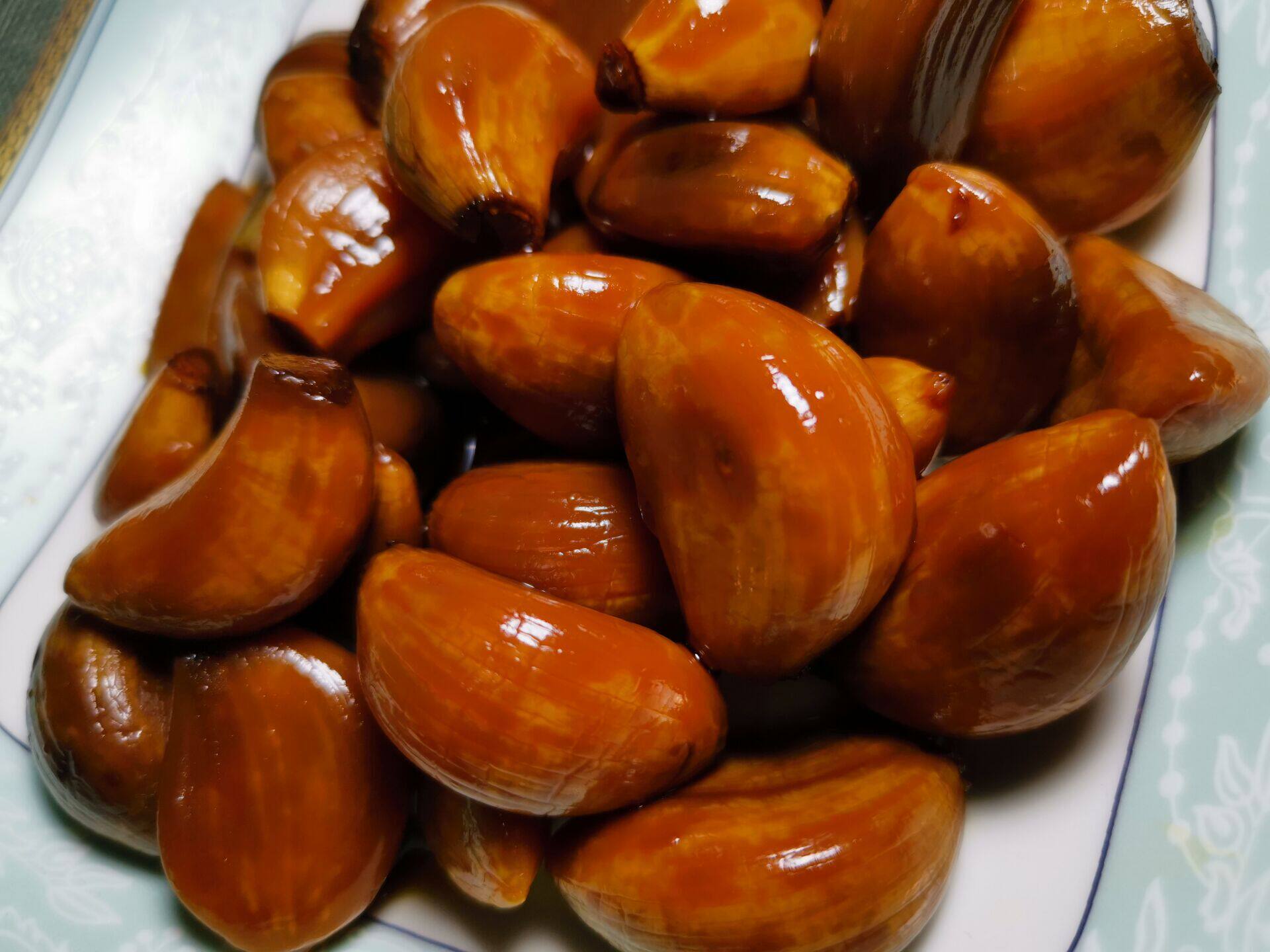 云南德宏特产泡大蒜脱皮蒜咸泡蒜酸辣大蒜咸菜酱油泡蒜下饭菜