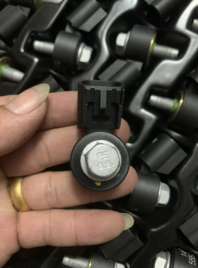 适欧宝爆震爆振传感器OE:10456240,10456669,6238370,8104562400