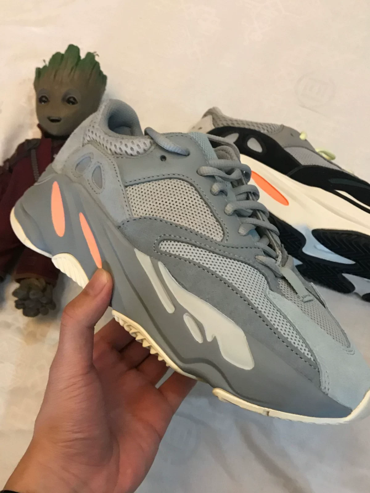 Кроссовки Adidas Yeezy 700 Runner Boost Retro Lord 3M Coconut Running Daddy B75571