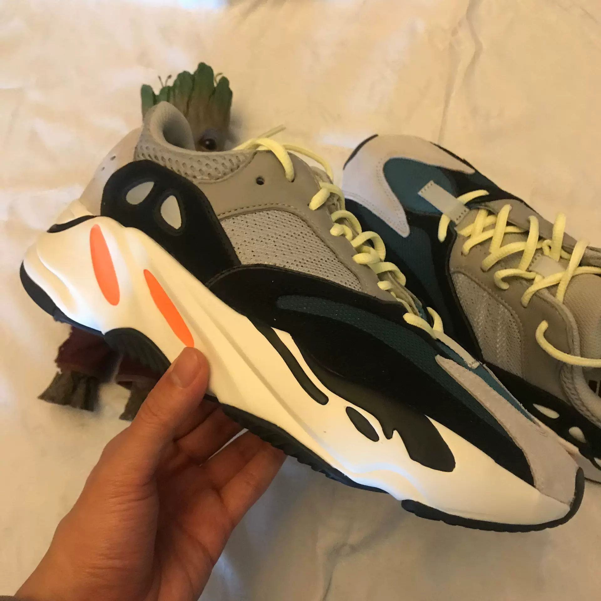 Кроссовки Adidas Yeezy 700 Runner Boost Retro Lord 3M Coconut Running Daddy B75571