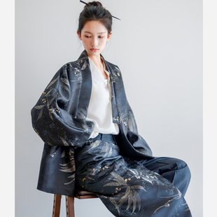 本相织物2025秋冬缎面提花国风短款汉服外套新中式黑色长袖上衣